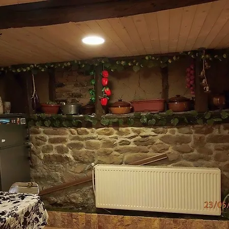 Branimirovata House Pensiune Aprilți