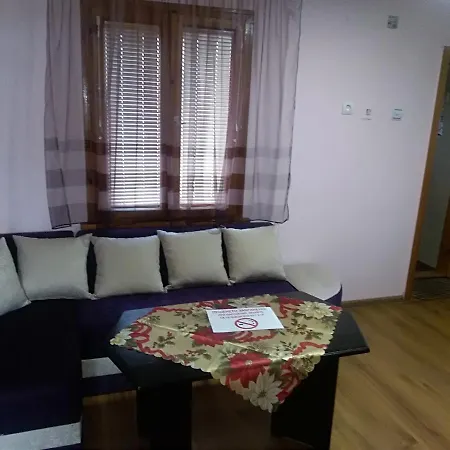Branimirovata House * Aprilți